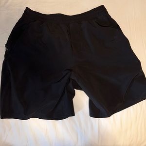 Lululemon Pace Breaker Linerless 7” (Small)